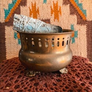 Vintage Brass Cauldron